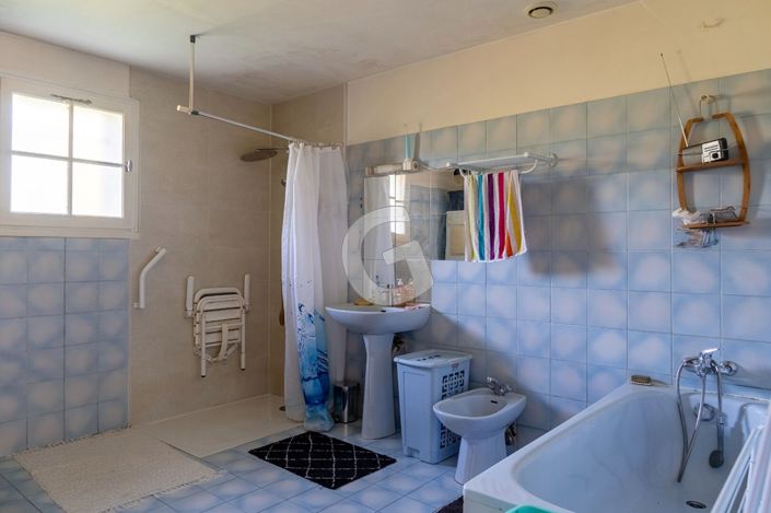 Image No.10-4 Bed House for sale