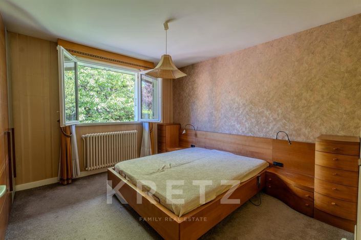 Image No.8-5 Bed House for sale