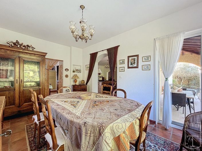 Image No.17-3 Bed House for sale