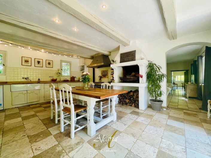 Image No.20-4 Bed House for sale