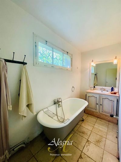 Image No.23-4 Bed House for sale