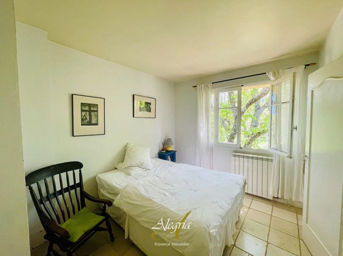 Image No.24-4 Bed House for sale