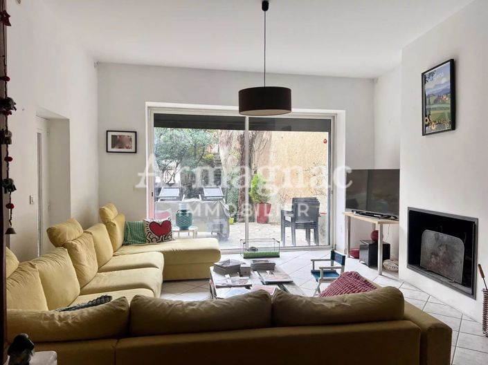 Image No.2-7 Bed House for sale