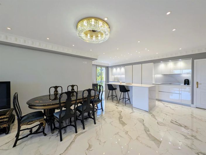 Image No.13-3 Bed Apartment for sale