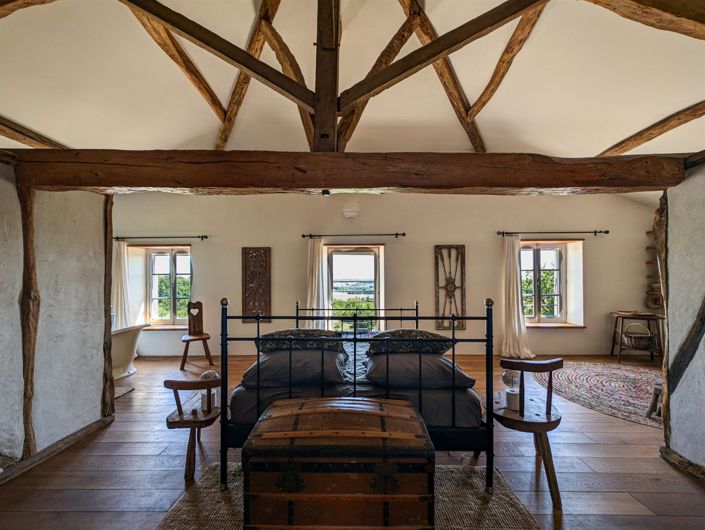 Image No.6-4 Bed House for sale