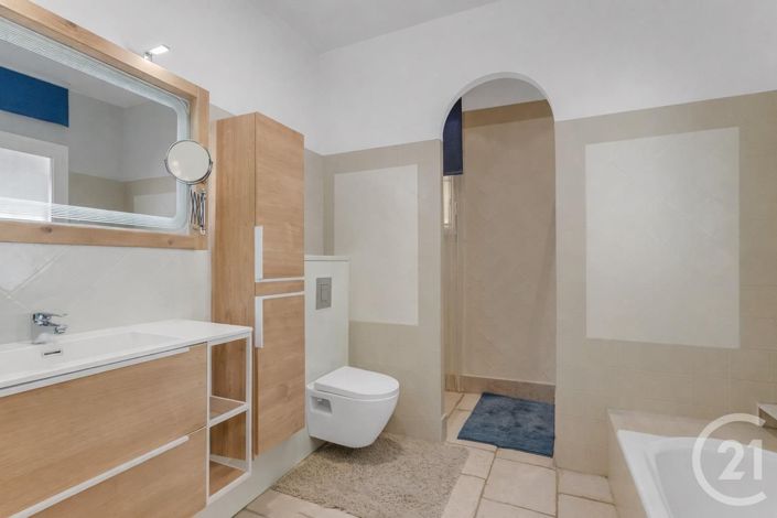 Image No.10-3 Bed House for sale