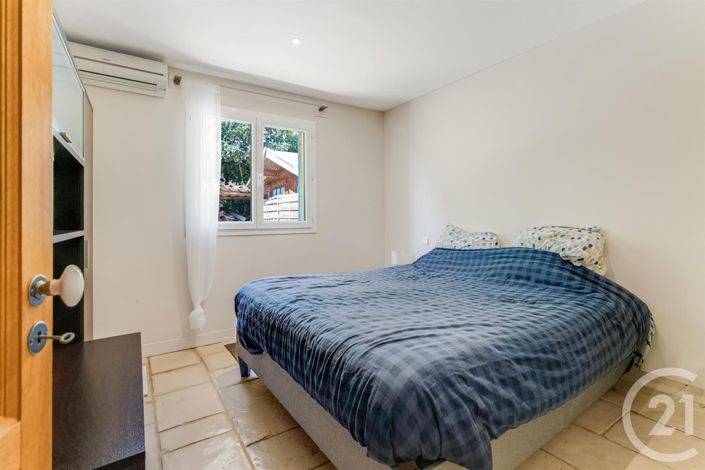 Image No.14-3 Bed House for sale