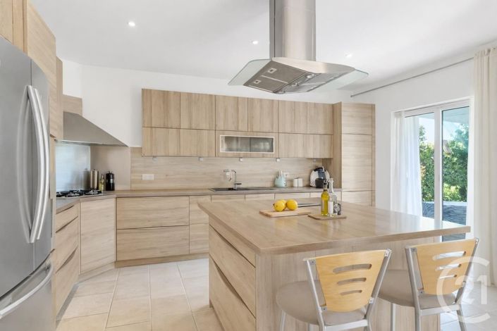 Image No.7-3 Bed House for sale