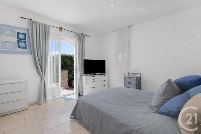 Image No.9-3 Bed House for sale