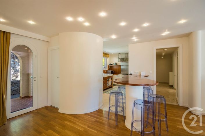 Image No.11-8 Bed House for sale