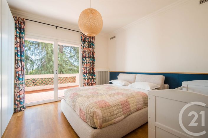 Image No.13-8 Bed House for sale