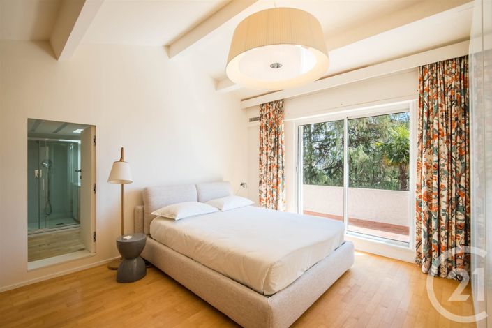 Image No.16-8 Bed House for sale