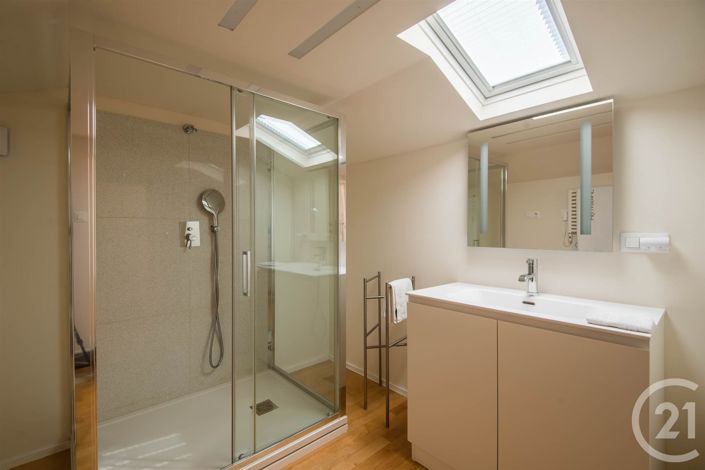 Image No.18-8 Bed House for sale