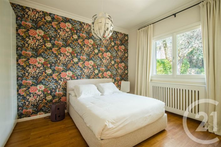 Image No.21-8 Bed House for sale