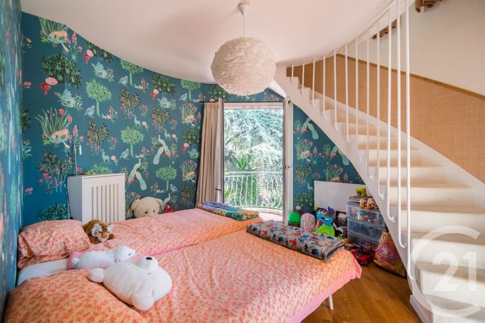 Image No.26-8 Bed House for sale