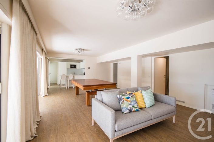 Image No.29-8 Bed House for sale