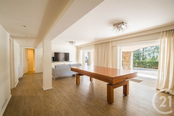 Image No.30-8 Bed House for sale