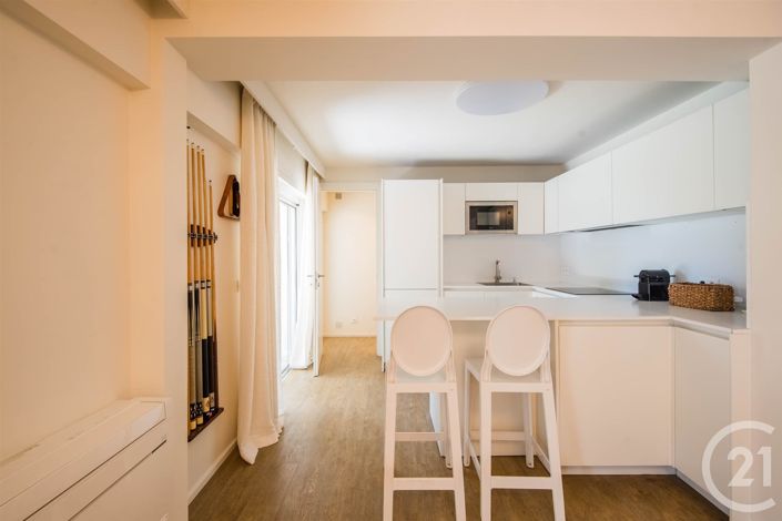 Image No.32-8 Bed House for sale