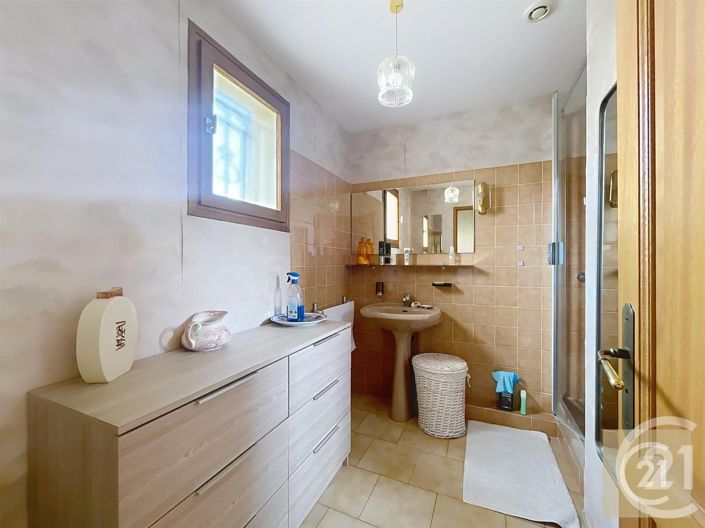 Image No.11-2 Bed House for sale