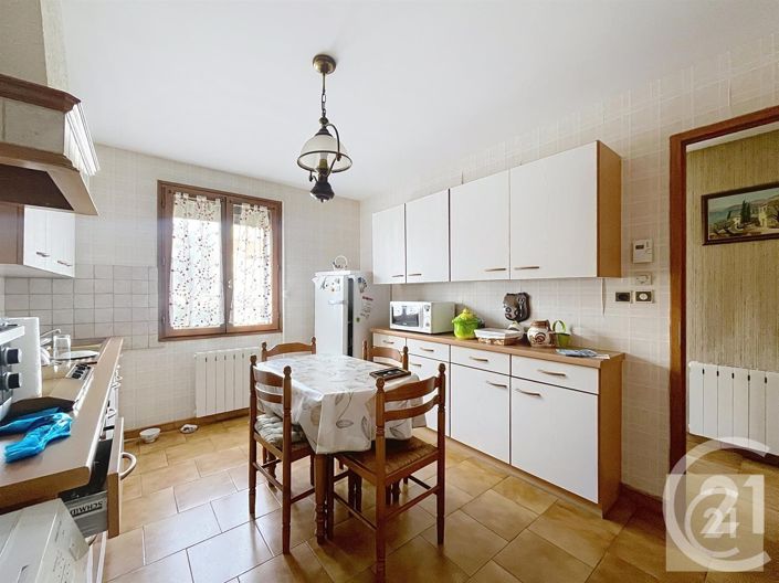 Image No.8-2 Bed House for sale