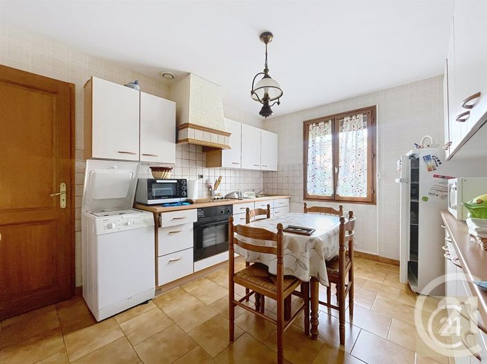 Image No.9-2 Bed House for sale