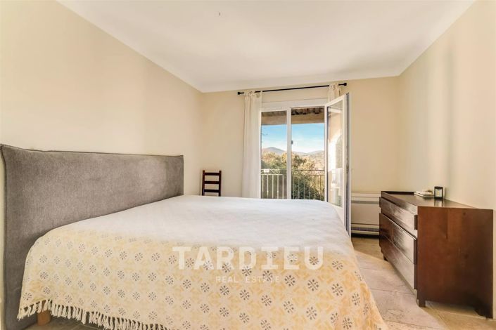 Image No.7-5 Bed House for sale