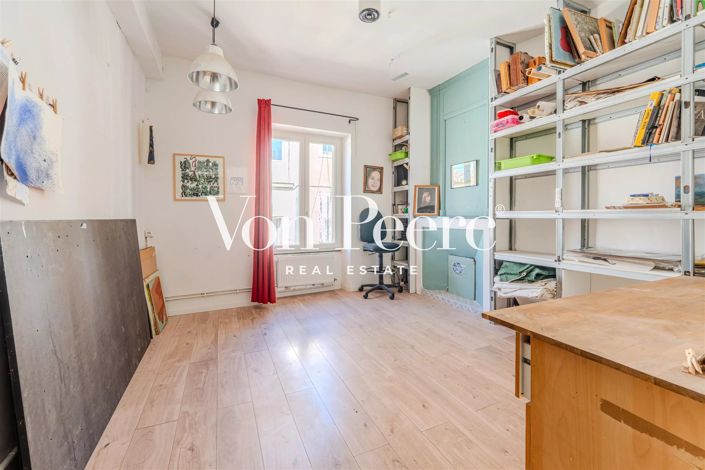 Image No.19-6 Bed House for sale