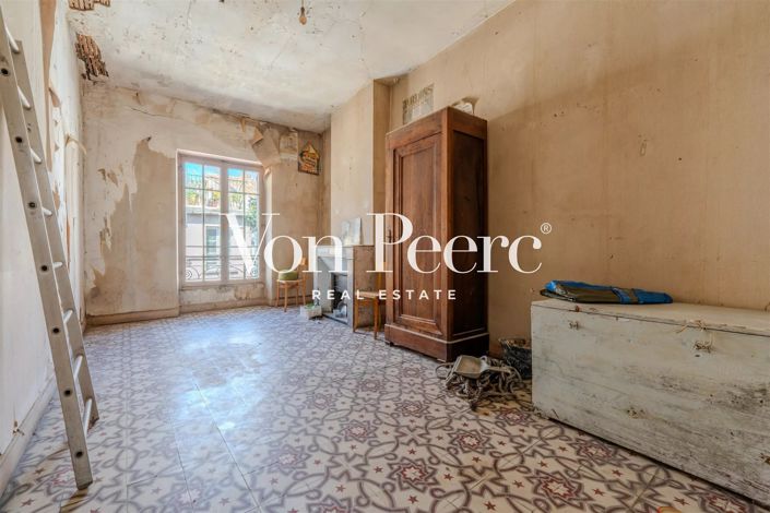 Image No.28-6 Bed House for sale