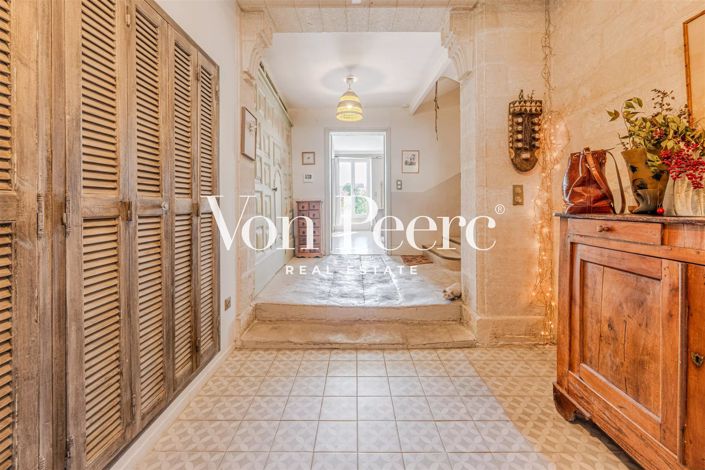 Image No.7-6 Bed House for sale