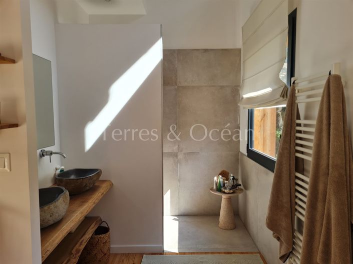 Image No.10-6 Bed House for sale