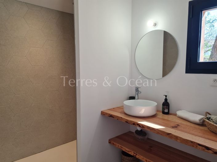 Image No.20-6 Bed House for sale