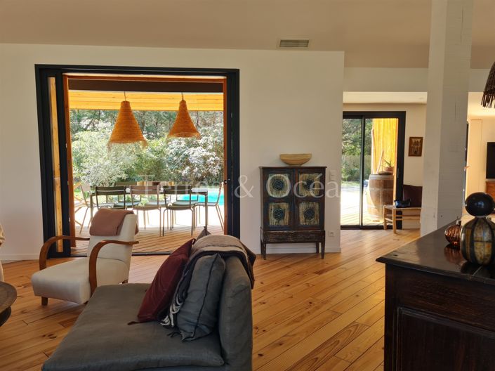 Image No.4-6 Bed House for sale