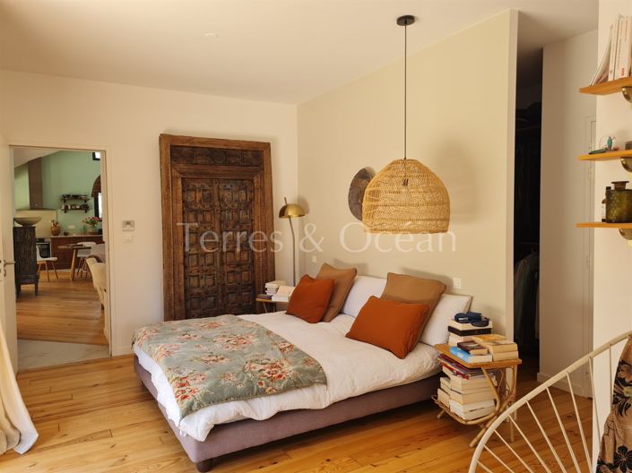 Image No.7-6 Bed House for sale