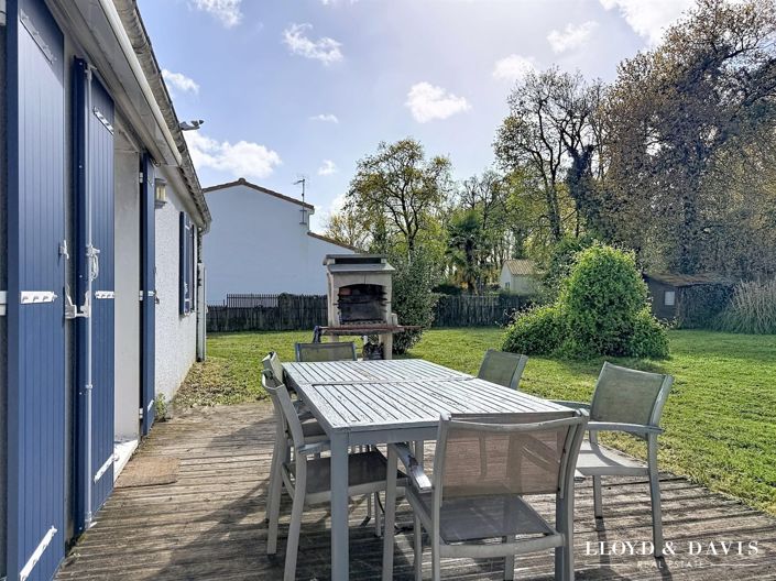 Image No.2-4 Bed House for sale