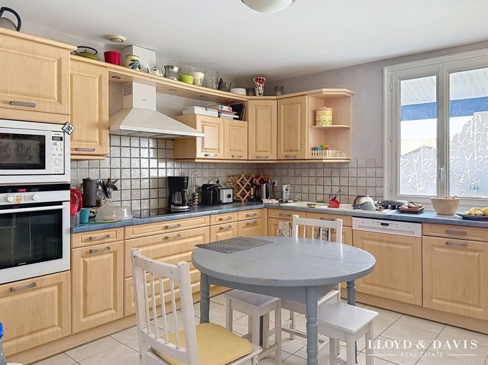 Image No.5-4 Bed House for sale