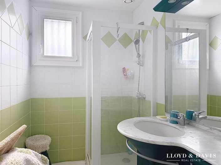 Image No.7-4 Bed House for sale