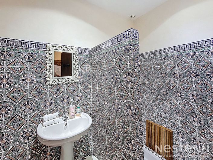 Image No.9-6 Bed House for sale