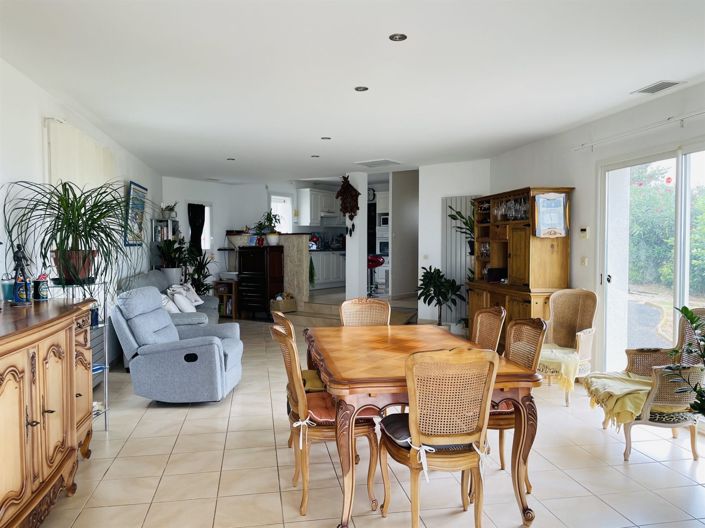 Image No.5-3 Bed House for sale