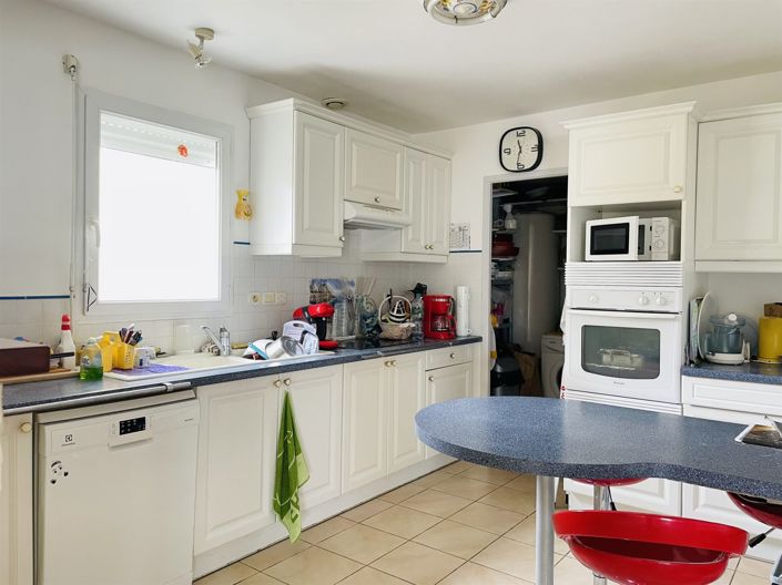 Image No.6-3 Bed House for sale