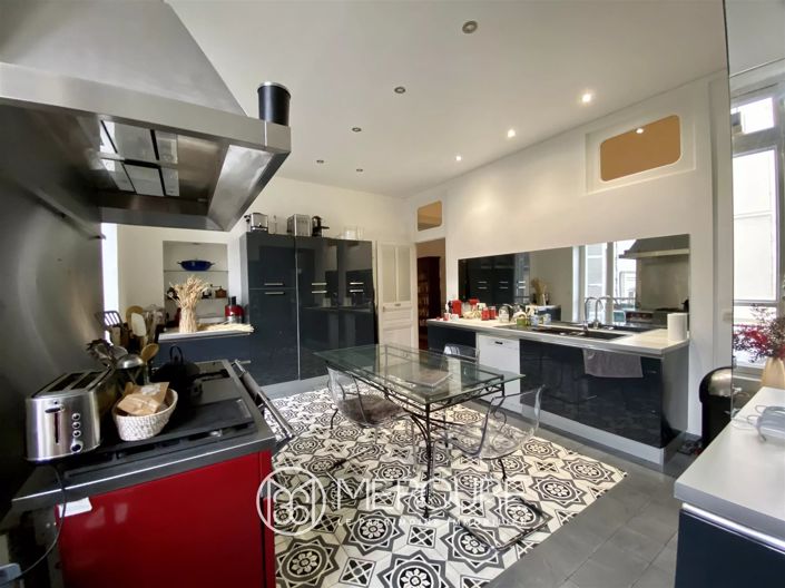 Image No.10-5 Bed Apartment for sale