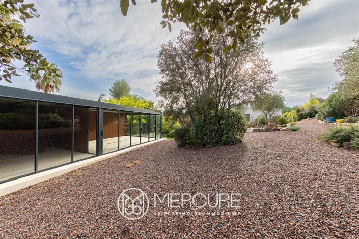 Image No.11-3 Bed House for sale