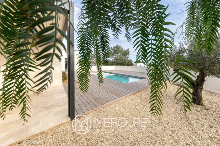 Image No.12-3 Bed House for sale