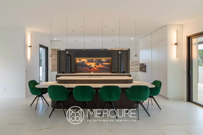 Image No.2-3 Bed House for sale