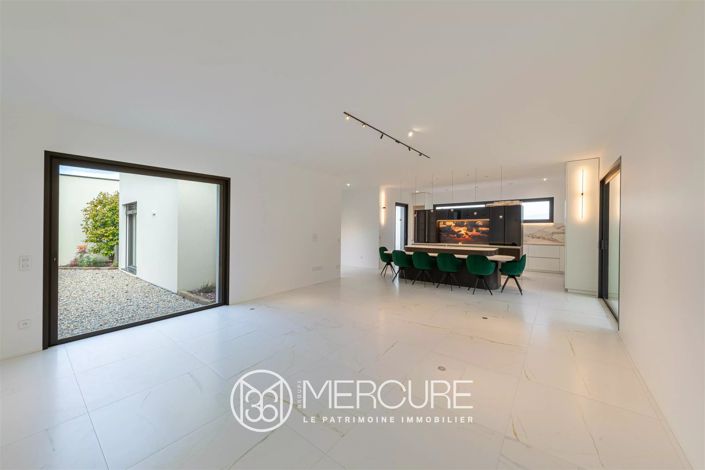 Image No.7-3 Bed House for sale