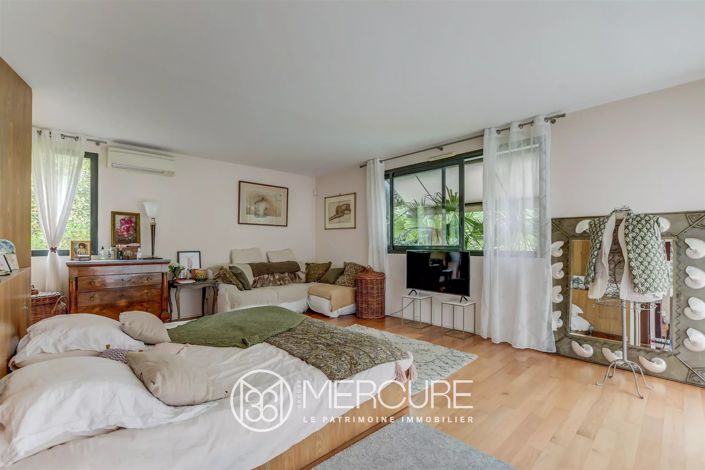 Image No.6-4 Bed House for sale