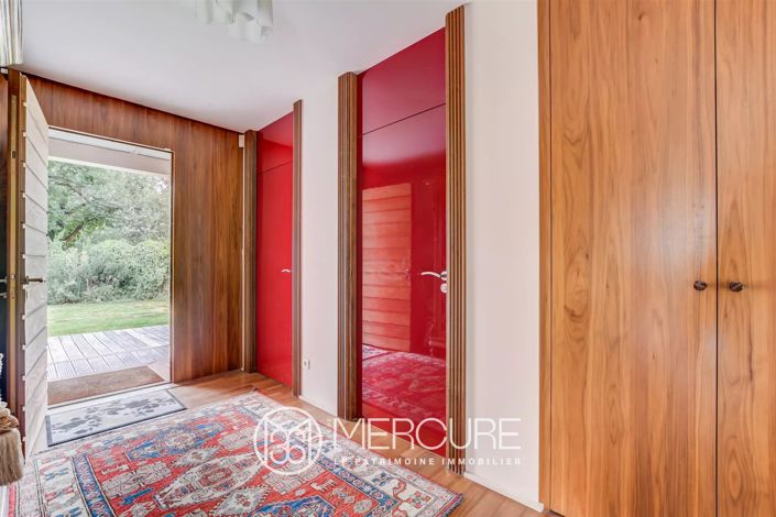 Image No.8-4 Bed House for sale