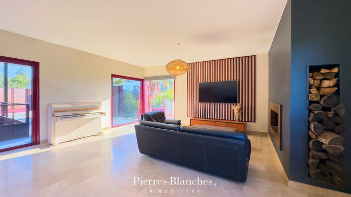 Image No.3-7 Bed House for sale