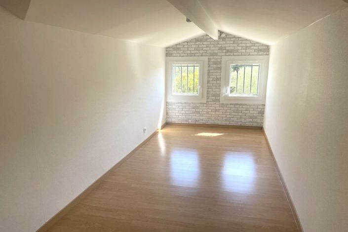 Image No.12-3 Bed House for sale