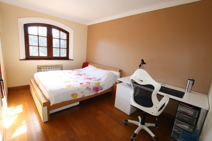 Image No.15-4 Bed House for sale