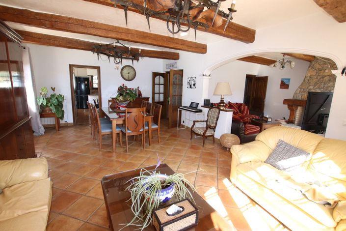 Image No.6-4 Bed House for sale